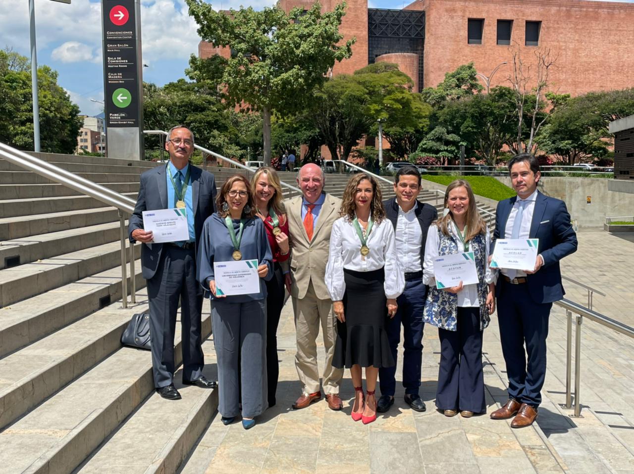 La Universidad Externado de Colombia recibió la Medalla al Mérito ...