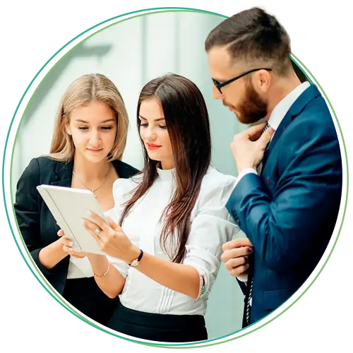 Estudiantes de Especialización en Derecho Financiero y Bursátil